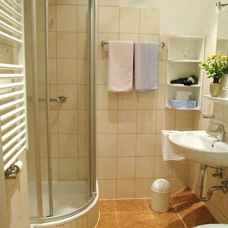 Kur- Und Gastehaus Anna فندق مبيت وإفطار 3*