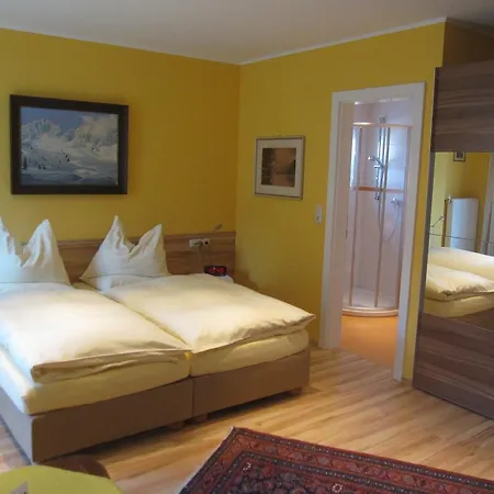 Kur- Und Gastehaus Anna Bed & Breakfast 3*