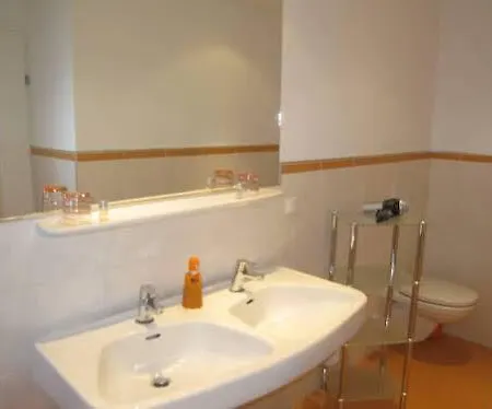 Kur- Und Gastehaus Anna ベッド・アンド・ブレックファスト 3*